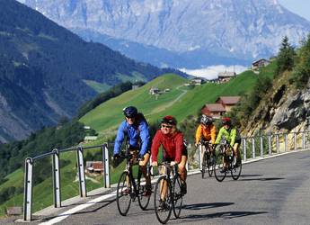 cyclists on mtn cyclists on mtn