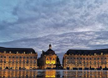 Tours Europe Bordeaux water reflection Tours Europe Bordeaux water reflection