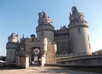 Tours Europe Orléans Pierrefonds Castle