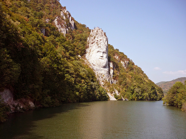 Sculpting along the Danube