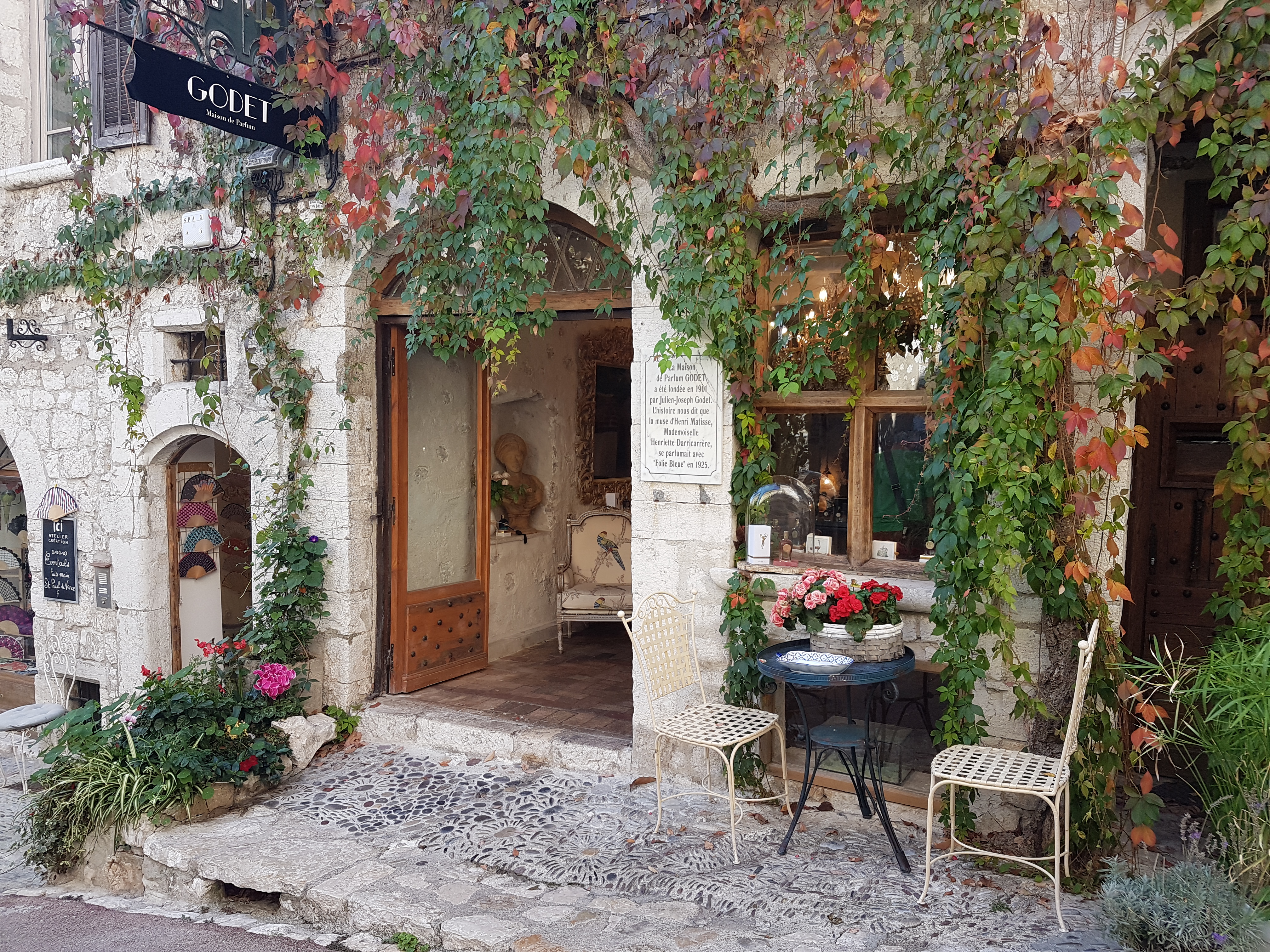 Cookies & Candies: Sightseeing and street style in St Paul de Vence