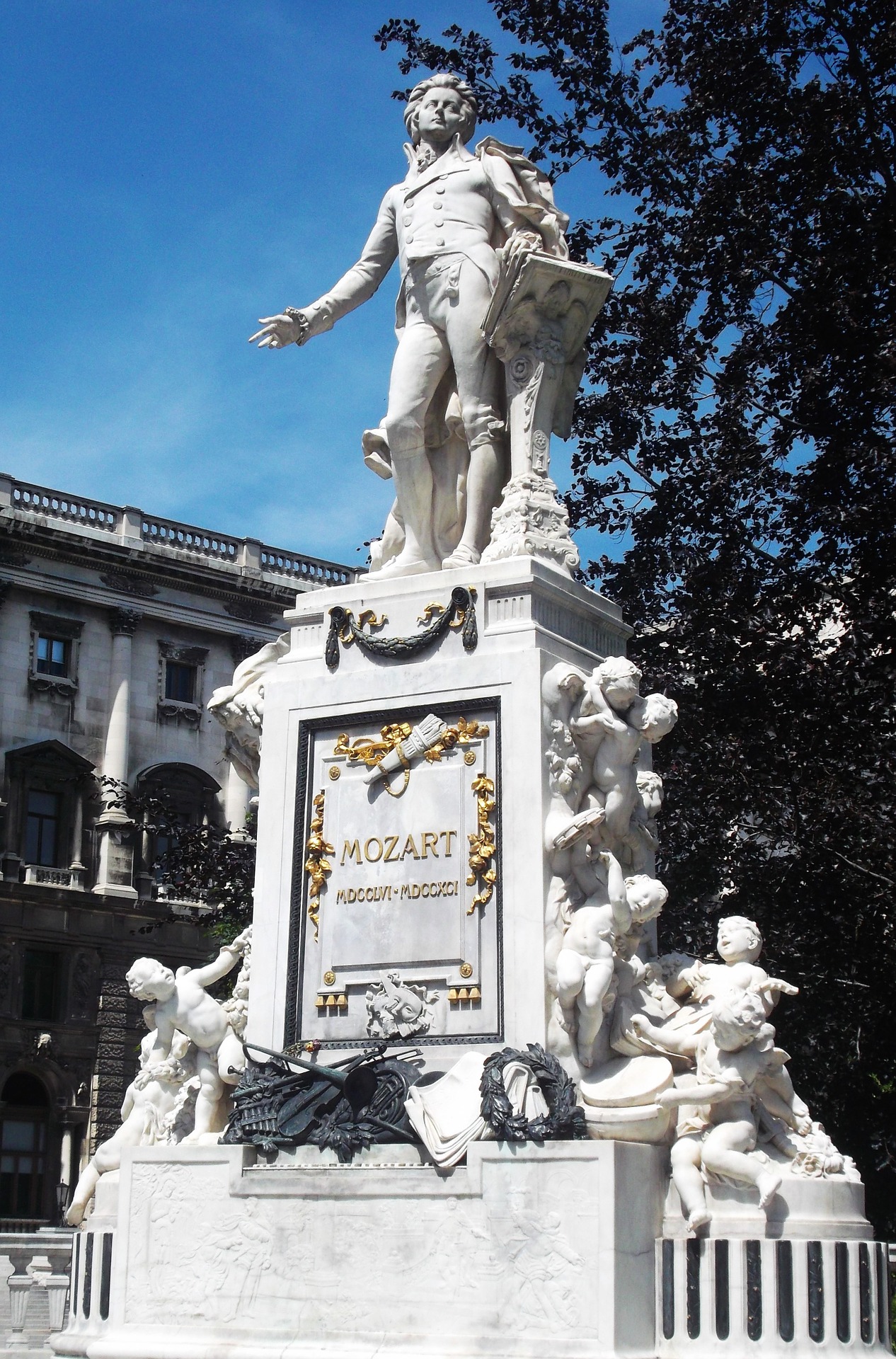 Statue of Mozart